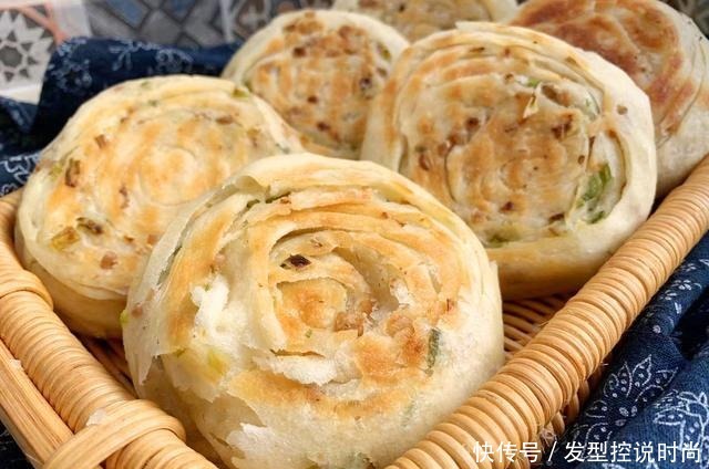 天冷,早餐女儿就爱这一口,外酥里软,一咬掉渣,顶饱又抗饿