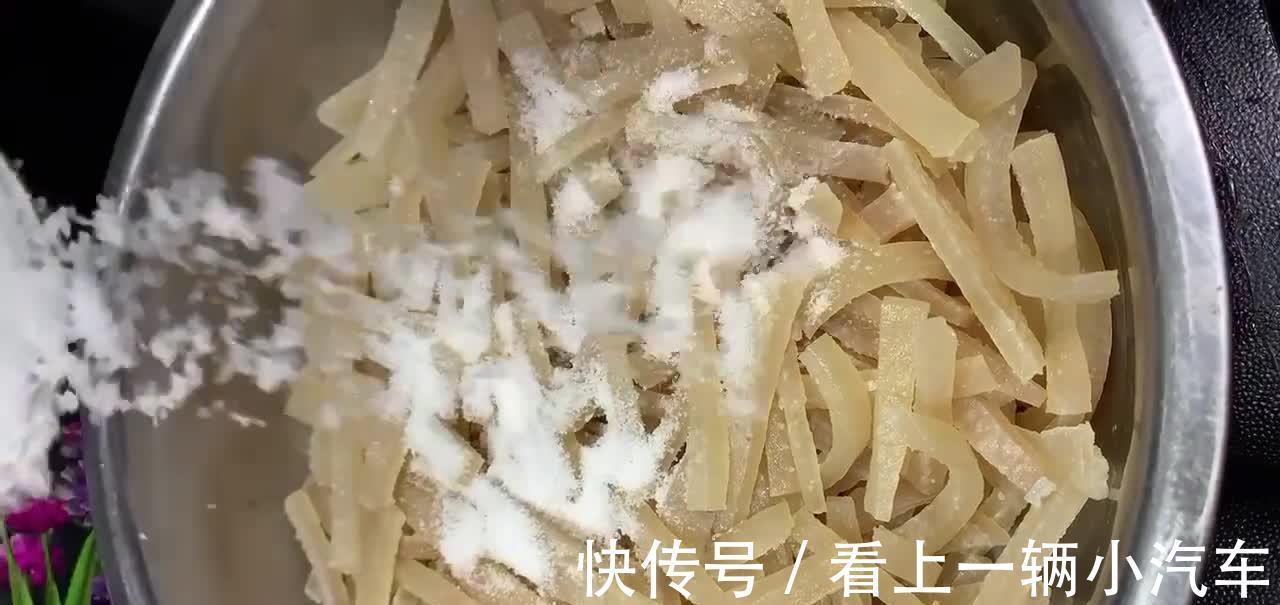 教你做猪皮冻,步骤详细,皮冻透亮无腥味,入口Q弹价廉物美