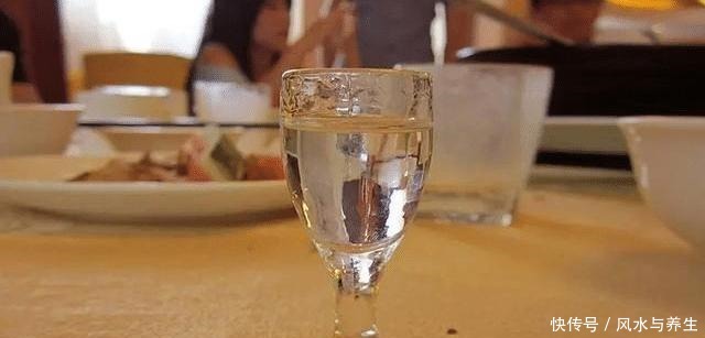  注意在超市碰到这三种白酒，内行人转身就走，很多人上当