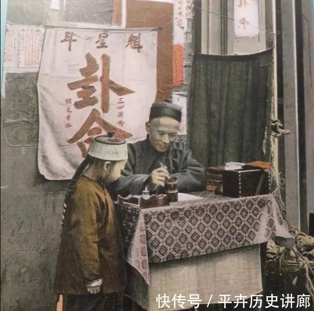 老照片|晚清老照片：溥仪与生父罕见合影，张之洞和洋人在院子聊天！