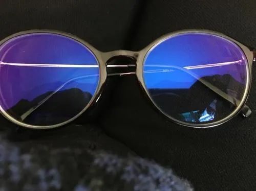 近视|科普防蓝光眼镜能防近视?别再交智商税了!