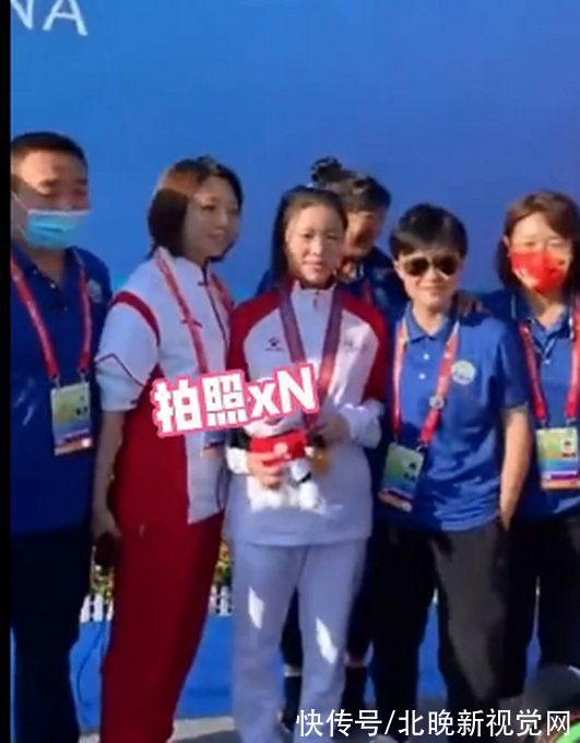 步槍|可可愛(ài)愛(ài)！楊倩奪冠后成大型追星現(xiàn)場(chǎng)，網(wǎng)友：這才是該追的星