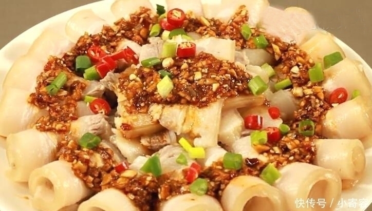 蒜泥白肉|每年的年夜饭我家做此菜，好吃好看，做法简单，待客超有面