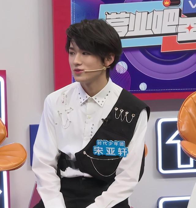 《萌探》毫无综艺感的嘉宾光笑不说话,导演捧不动孙红雷带不动