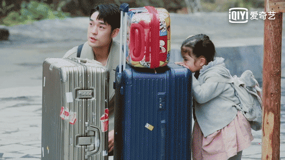 《我的小尾巴 2》开启集体生活！TA 凭借发型成为全场焦点？