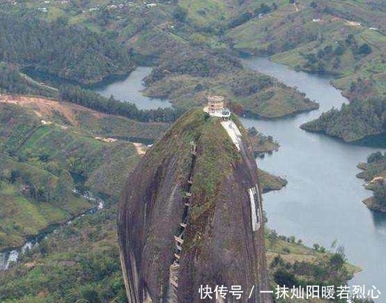 石头|在一处山上有一户人家，可以领略天下美景，却住在石头上