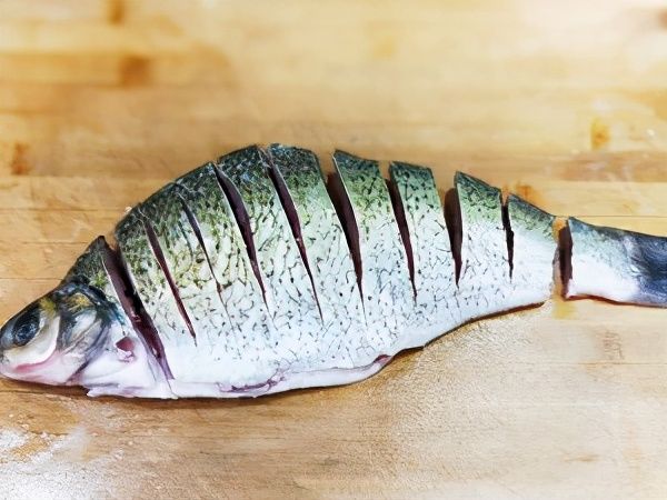 快过年了，教你“富贵开屏鱼”做法，造型美观，招待客人倍有面