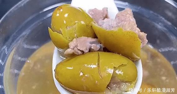 石斛|夏季多给家人煲这汤喝,用这几样简单一熬,不油不腻,润喉还下火