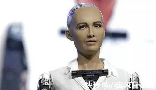 在线教育|当年扬言我将会摧毁人类的女性机器人索菲亚,如今改成啥样了