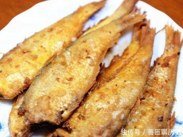 鱼腥味|炸鱼，有人裹面粉，有人裹淀粉，都错了！大厨都用它，香脆沒腥味