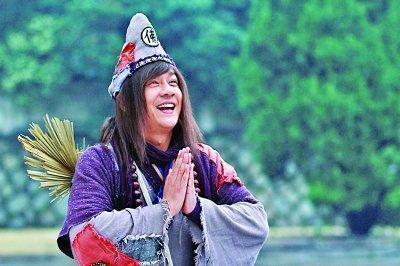 影视剧!净慈寺的济公哪个雕得最好,专家说:其实真济公手指有个特别之处