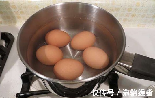 精神状态|刚知道鸡蛋不能乱吃,牢记“黄金时间”,吃错了没营养,别乱吃了