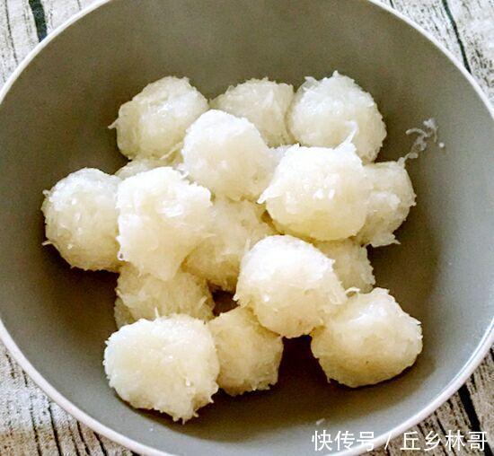 吃了半辈子土豆,这个做法百吃不腻,不炒不炸也不煮,上桌就扫光