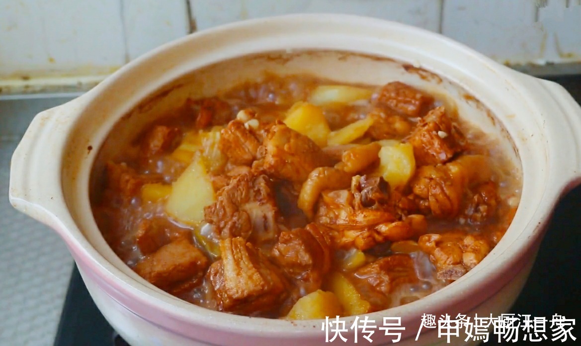 饭店|排骨不管怎么做，切记不要直接焯水，教你饭店做法，不腥还不柴