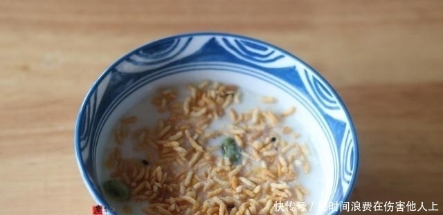 双皮奶,我从不在外面买,在家自己做,奶香又细腻,爽滑如布丁