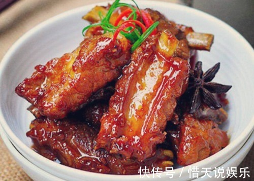 做红烧排骨前要焯水, 可惜很多人做错,原来焯水也有秘诀