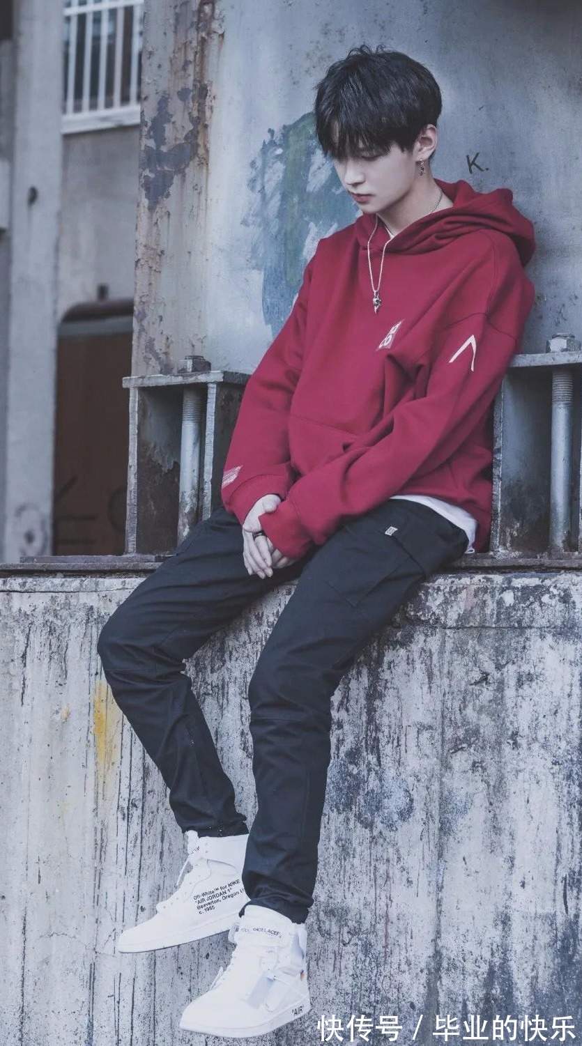 宝藏壁纸已送达请签收|就算星星碎掉了溢出来的光也很好看