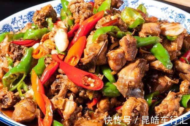 啤酒|炒鸡时,大料不能乱放,只需这3样,肉嫩鲜美没腥味,味道真香
