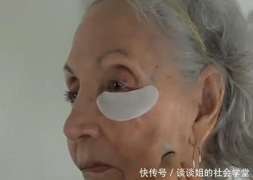 孙女|18岁孙女给80岁奶奶化妆,完成之后被征服了,网友:怀疑人生