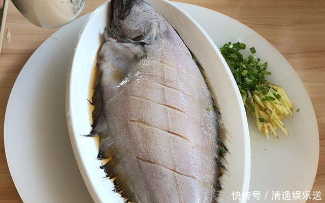  待客|清蒸鱼最好吃最简单的做法，肉质鲜嫩入味，农村宴席待客倍有面子