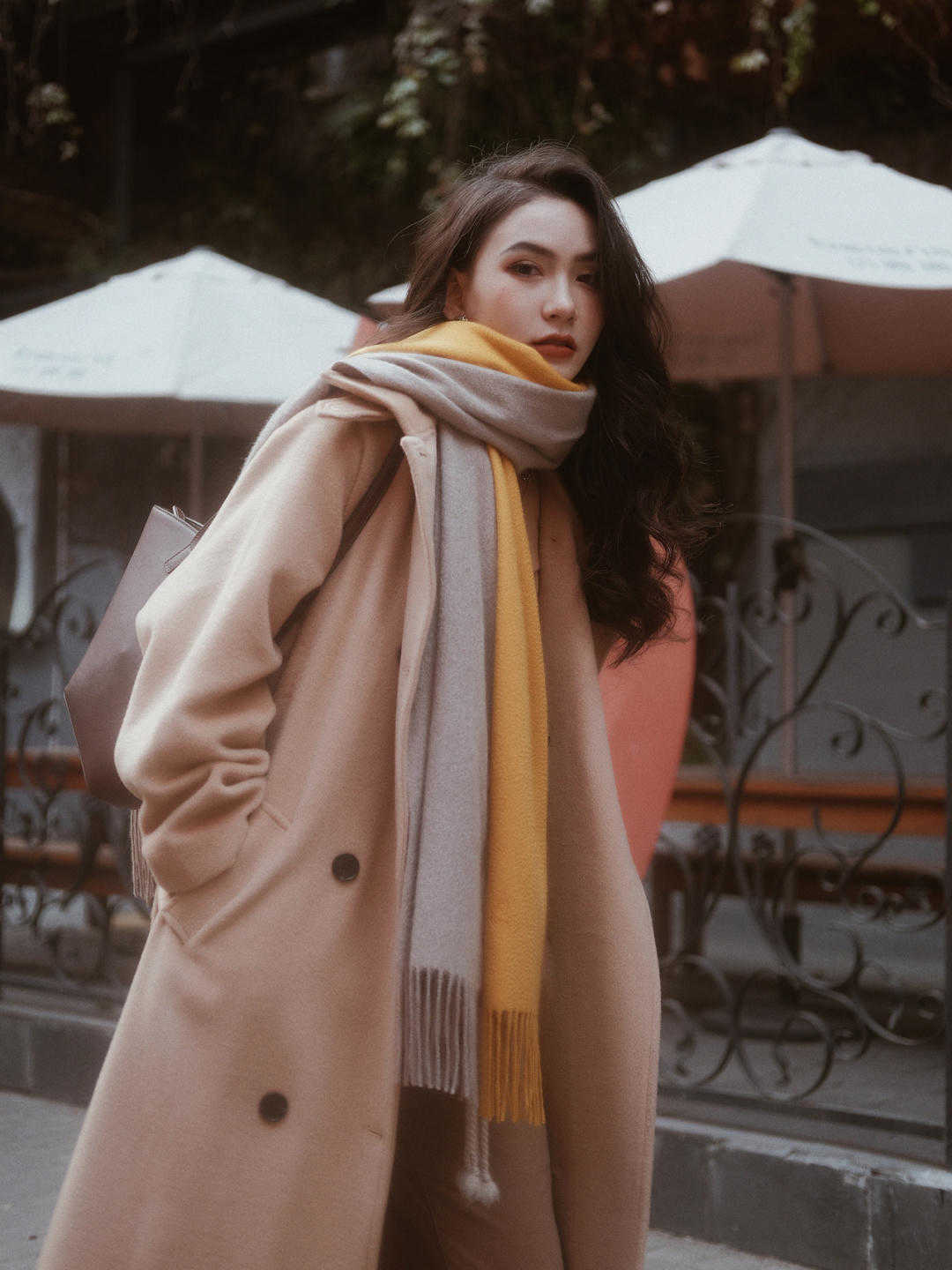 保暖 入冬大衣是必备,大衣如何穿不显老,几个搭配细节?记住了