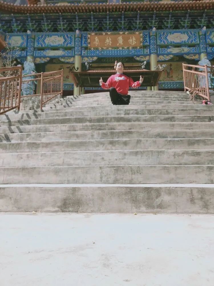 指南村|登顶东川小牯牛山——慈悲殿