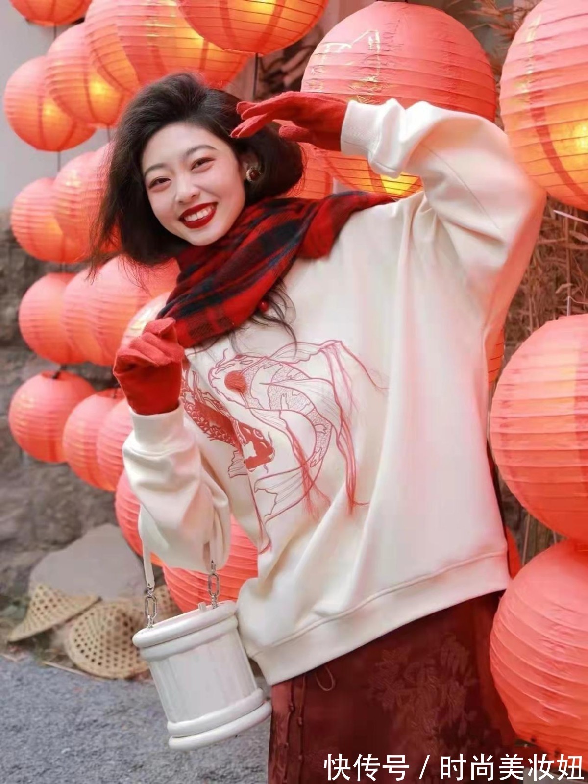 新年 这才是“有年味”的穿搭,喜庆又洋气的搭配,照着穿也能美出圈