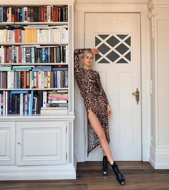 d德国时尚博主Caroline Daur 实力演绎“小个子大气场”