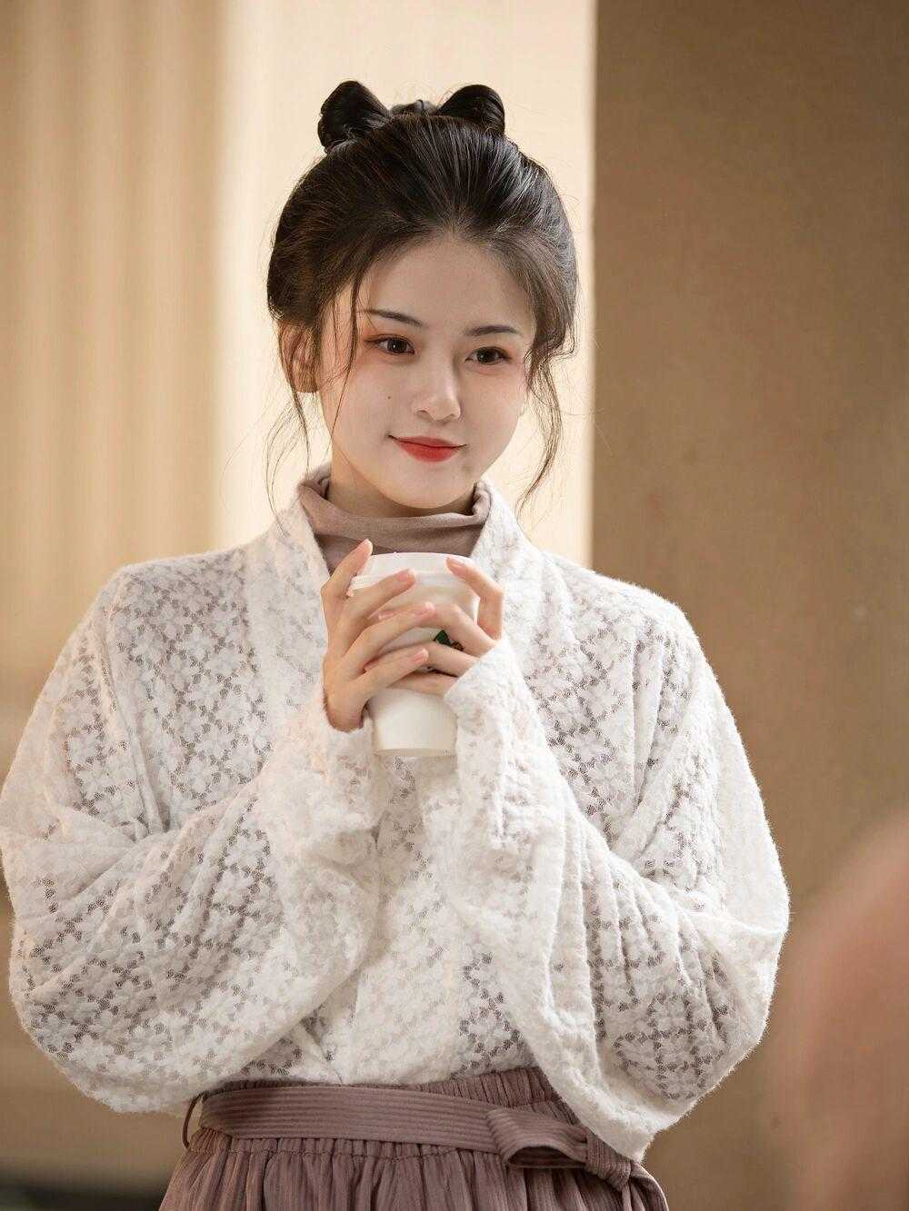 交领|冬季汉元素搭配,日常休闲气质温婉,出街就是最靓的女