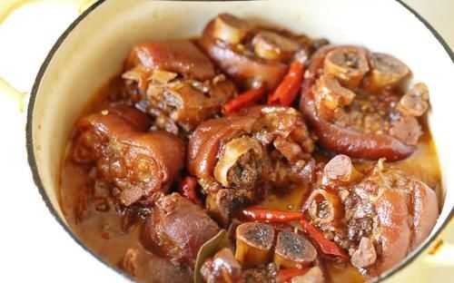 年夜饭|它是我家年夜饭的压轴菜，年年都要做，满是胶原蛋白，香辣不腻口