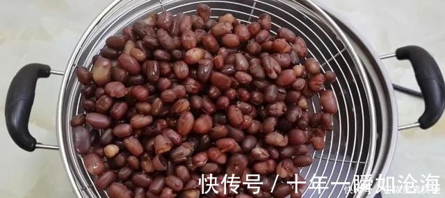 创意|1斤红豆，3勺面粉，擀一擀烙一烙，做出创意烧饼，比面包香甜好吃！