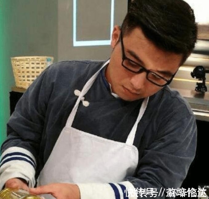 金星節(jié)目被停播,卻影響了他的事業(yè),重新開啟龍?zhí)咨?
onload=