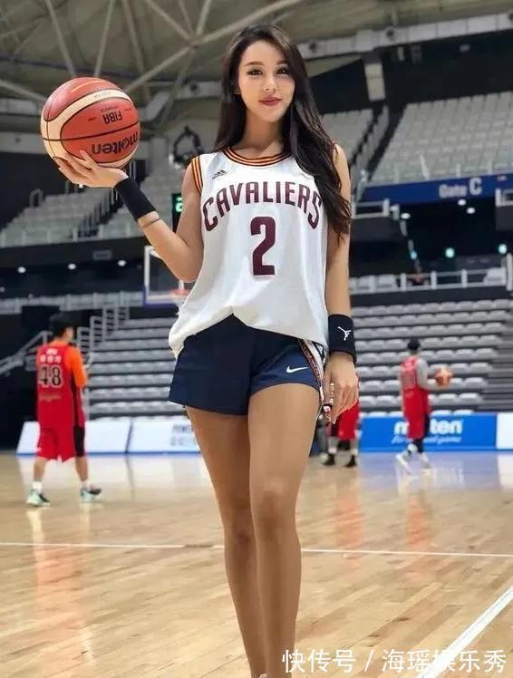 沙漏|38岁身材保持完美,大长腿搭配沙漏身材,保留肌肉是最好的抗衰