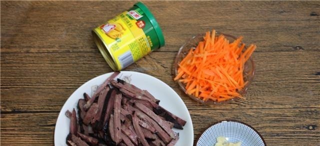 猪血丸子|建议中年女性家里条件允许,少吃牛肉羊肉多吃它,好处不请自来!