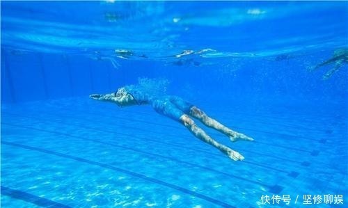 游泳|减肥效果突出的,不是跑步或游泳,可能是这项在家就能做的运动