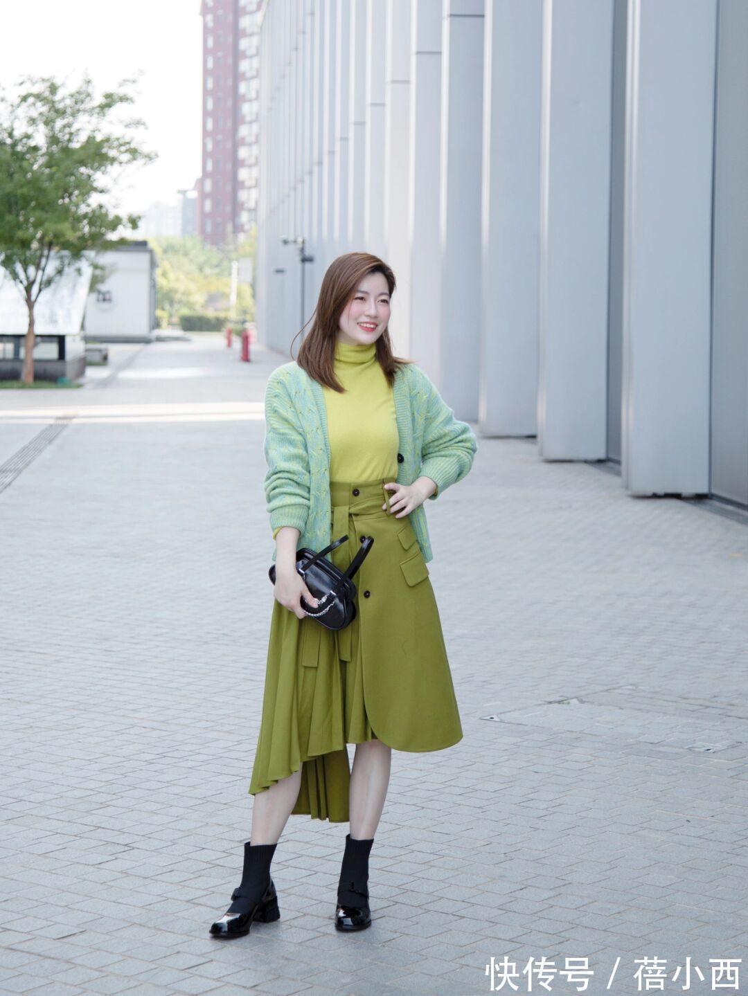 开衫 春天穿衣无需复杂,用“针织开衫”打造潮流感,出街绝对赚足眼球