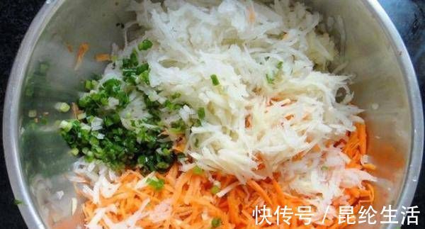 炸萝卜丸子,不要只用面粉和胡萝卜再加上这种,丸子就更香了