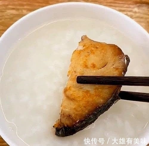 入春后，这鱼再贵也要买，孩子常吃健壮骨骼保护视力，比钙片强！