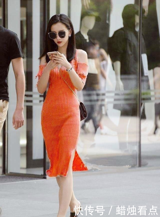 好身材|街拍: 包臀裙挡不住丰腴的好身材