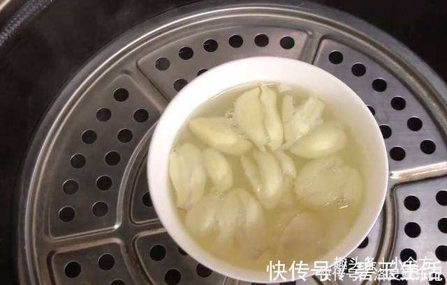 黄曲霉毒素|大蒜3种吃法养人、3种吃法害命！不想胃难受，好好看看