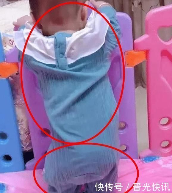 孩子|“屁股下边全是脚”,宝妈晒照吐槽宝宝小短腿火了,网友笑翻了