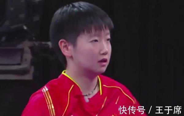 中国女乒|世界第一遭遇质疑,孙颖莎出状况,王曼昱迎战强敌,女乒名将出局