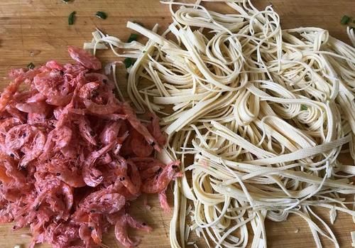 这样做猪肉韭菜饺子馅,好吃没有汤