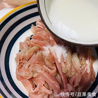 瘦肉|冬季养生粥｜飘香的皮蛋瘦肉粥这样做更好吃，不妨一试