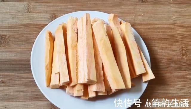 孩子|教你一个红薯的“新吃法”，简单2步搞定，外焦里嫩，孩子很爱吃