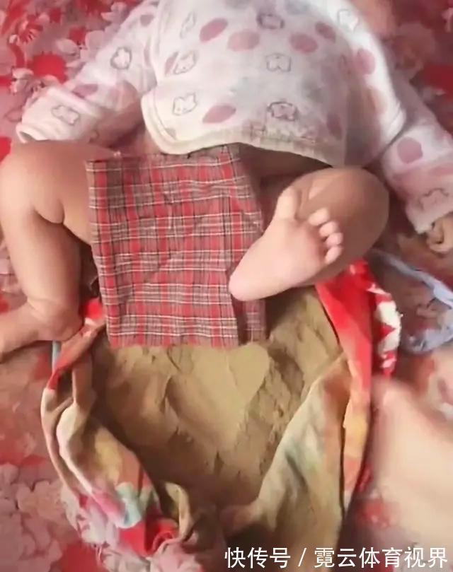 块状物|宝妈晒图炫耀,“新型”节约纸尿裤的方法,网友:穷就不要生