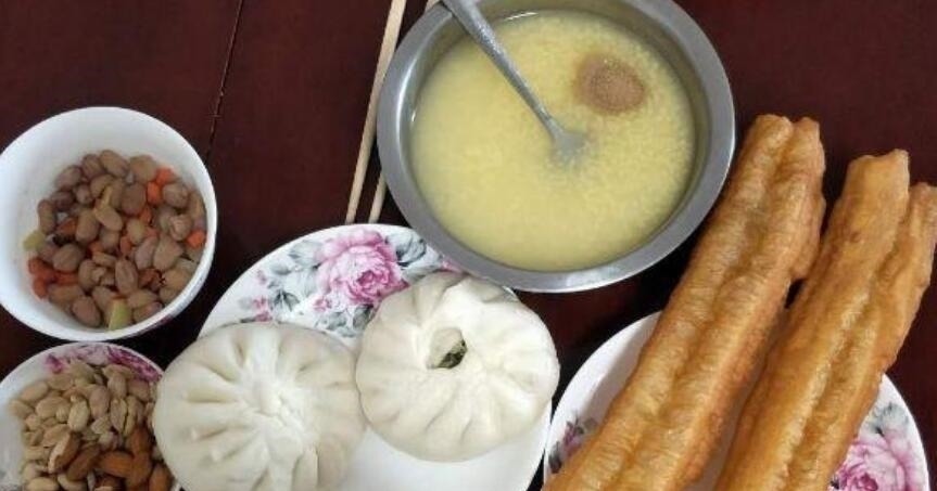 三个家庭的早餐对比, 生活差异太大, 你是属于哪一种