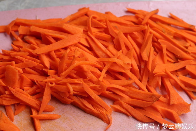 鸡蛋|鸡蛋和它是绝配,隔三差五吃一次,孩子更聪明,女人常吃气色好