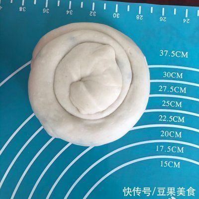 自制|自制葱油饼，要的就是这个家常口儿