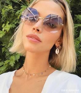 如何快速挑选墨镜?亚洲5大脸型选墨镜指南,选对秒变时髦达人